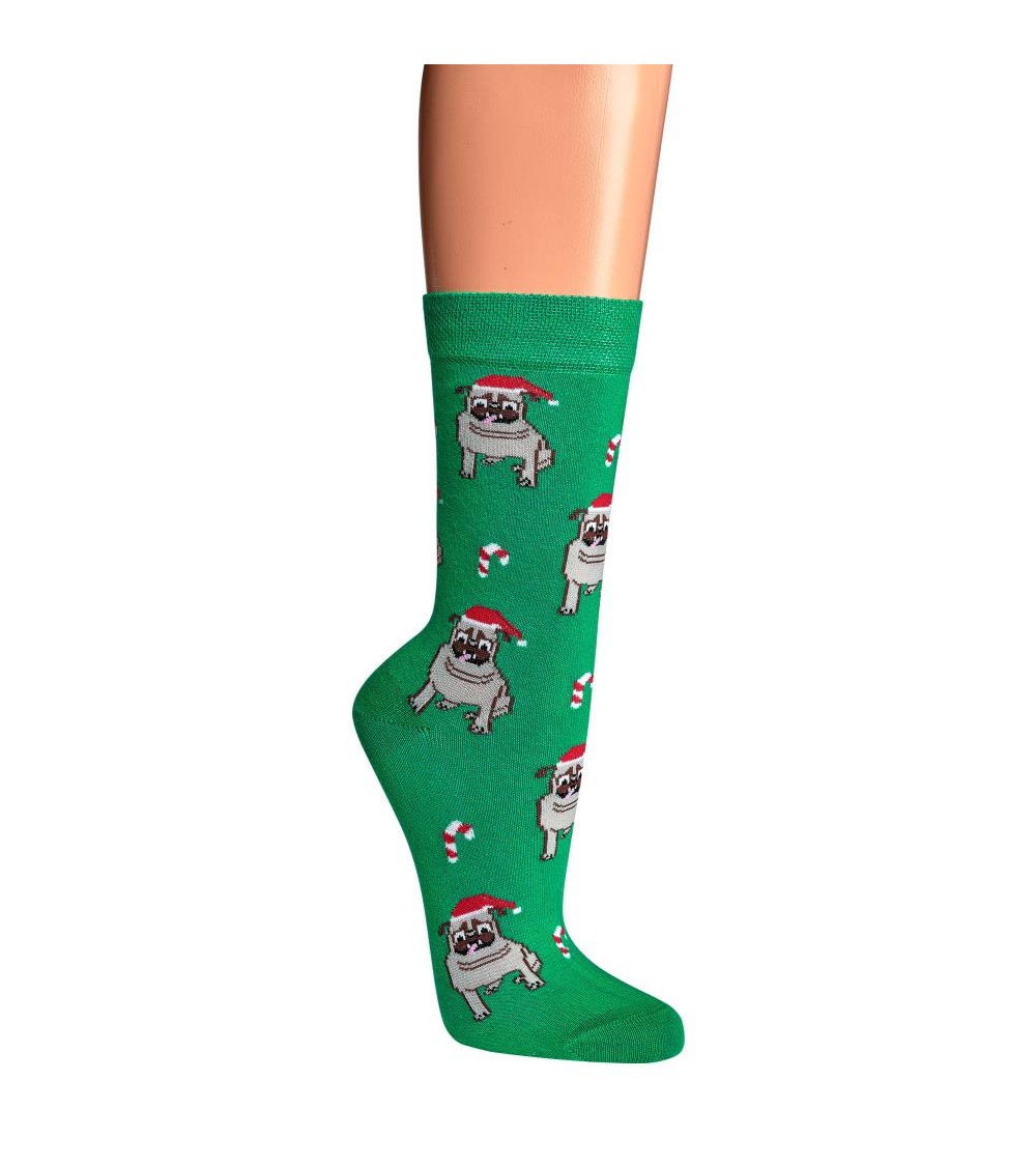 Grüne Socken mit Weihnachtsmops Motiv