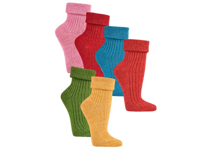 Wenn die farbigen Blätter fallen hat Bartli-Socken.ch für Sie wieder viele bunte fröhliche Wollsocken / Kuschelsocken bereit!